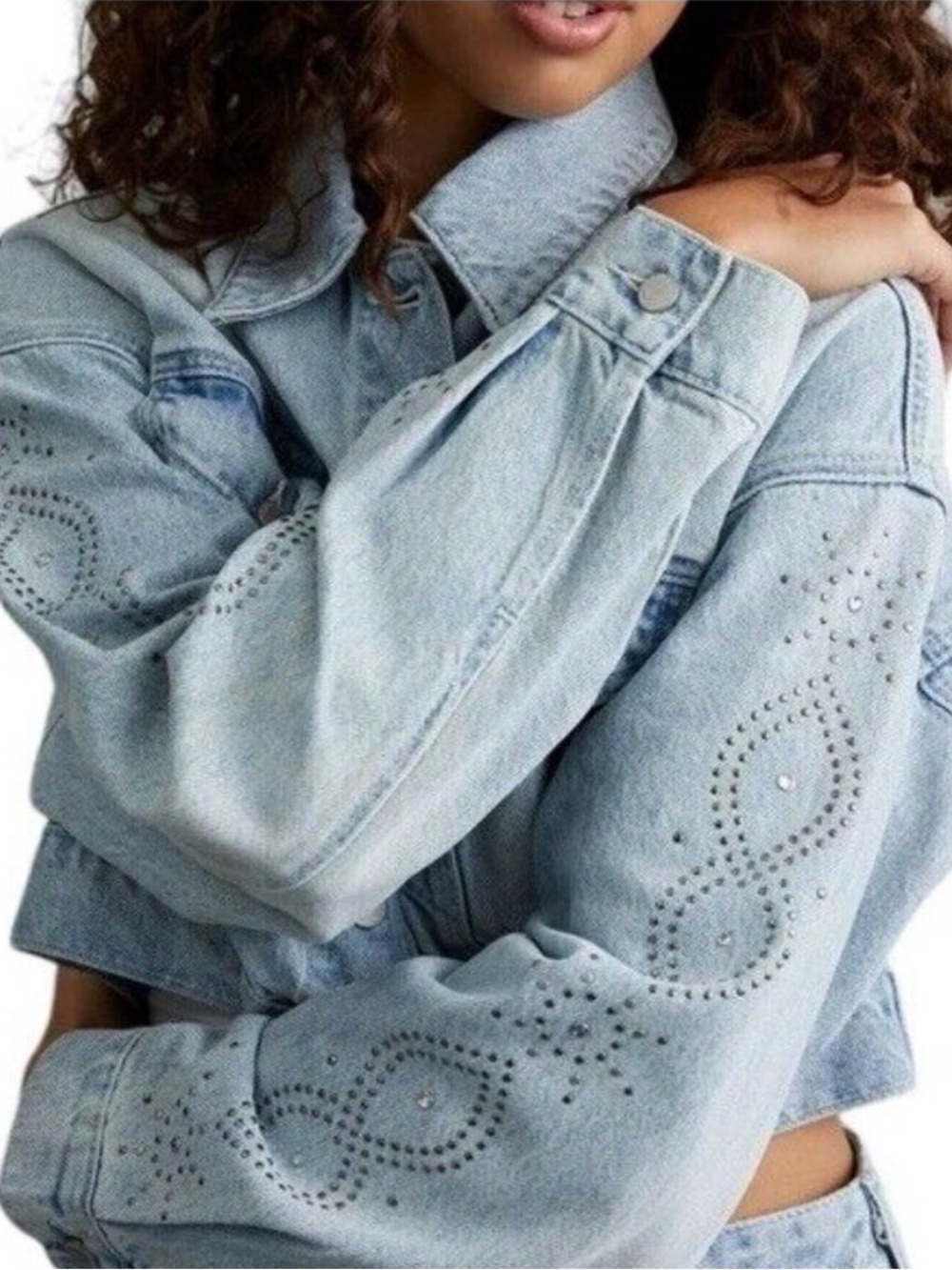 RARE DNM EDIT PacSun Studded Cropped Denim Trucker Jacket
NWT Size X-Small